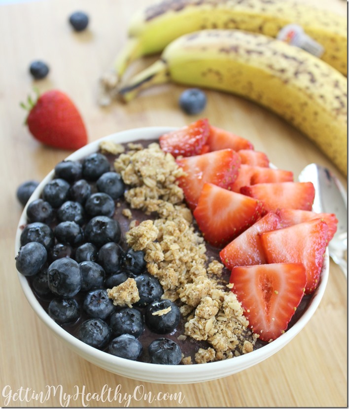 Homemade Acai Bowl - The Carefree Kitchen