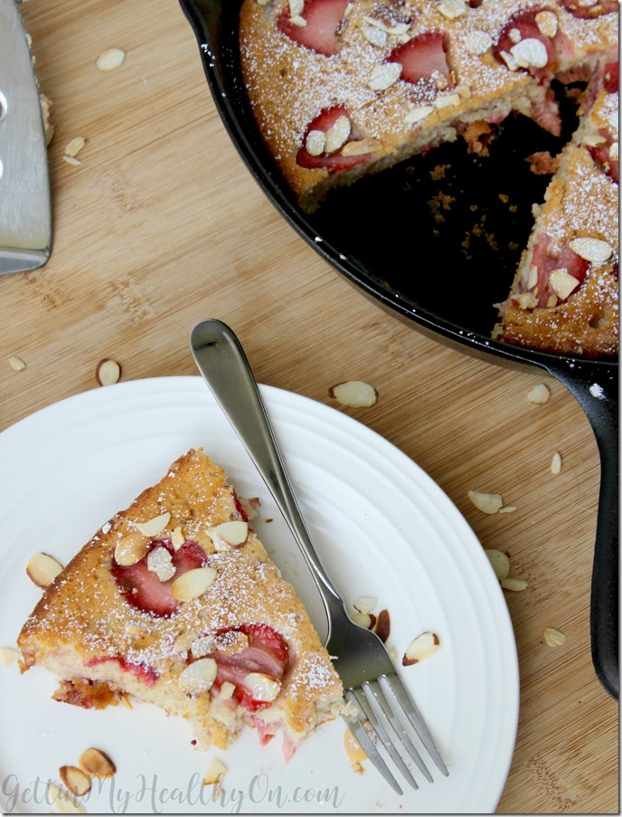 Strawberry Skillet Pancake with Almonds